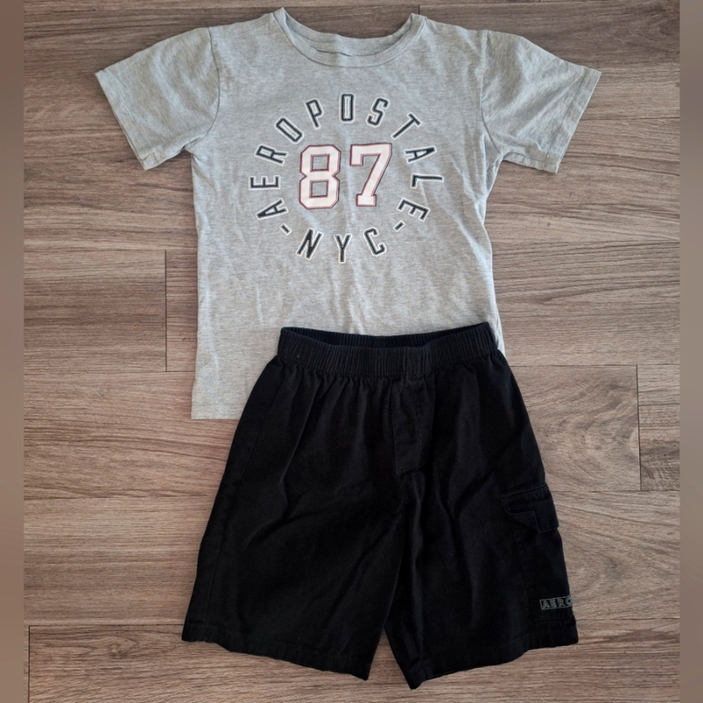 Aeropostale Gray T-Shirt and Black Shorts Set